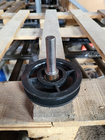 Ролик натяжной внутренний с валом К 531\ К527\ К547 : купить в Уфе