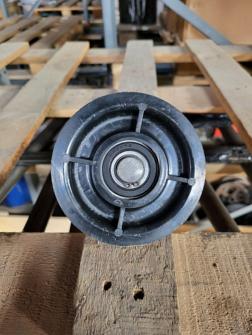 Ролик натяжной внутренний с валом К 531\ К527\ К547 : купить в Уфе