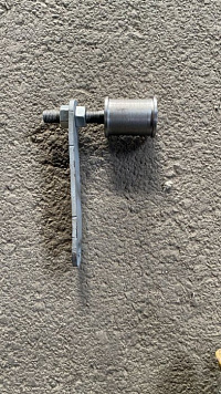 Ролик поддержки цепи в сборе с кронштейном К 527: купить в Уфе